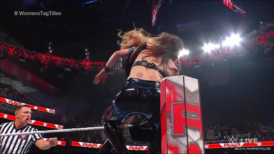 WWE_Monday_Night_Raw_2023_04_10_720p_HDTV_x264-NWCHD_mp4_002469354.jpg