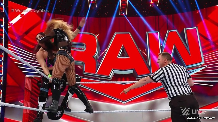 WWE_Monday_Night_Raw_2023_04_10_720p_HDTV_x264-NWCHD_mp4_002469754.jpg
