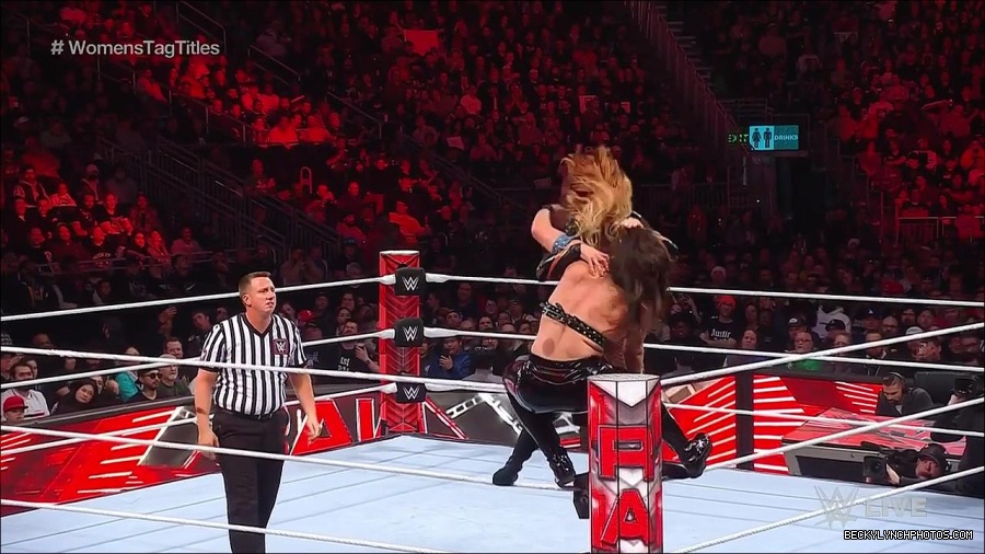WWE_Monday_Night_Raw_2023_04_10_720p_HDTV_x264-NWCHD_mp4_002471756.jpg