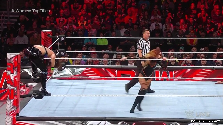 WWE_Monday_Night_Raw_2023_04_10_720p_HDTV_x264-NWCHD_mp4_002475360.jpg
