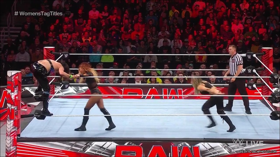 WWE_Monday_Night_Raw_2023_04_10_720p_HDTV_x264-NWCHD_mp4_002478563.jpg