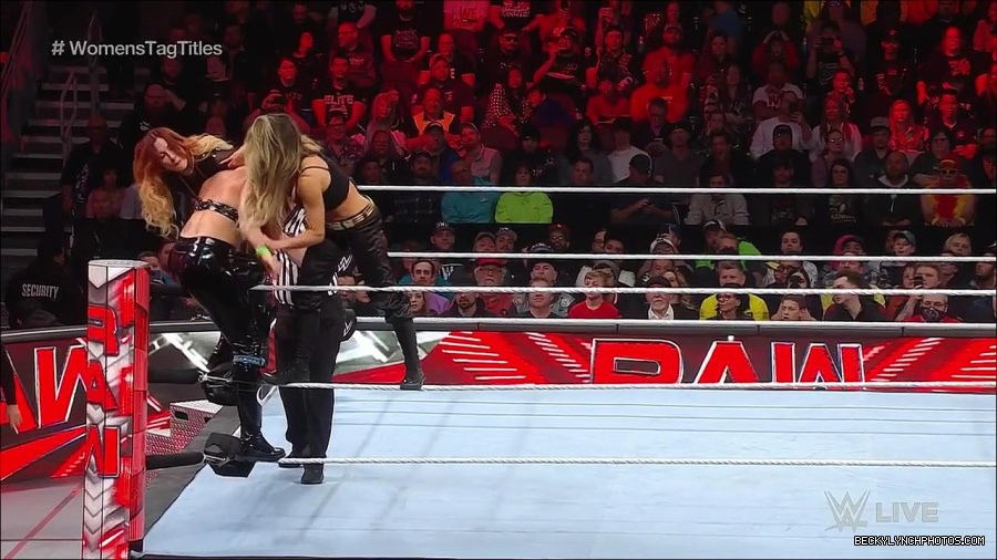 WWE_Monday_Night_Raw_2023_04_10_720p_HDTV_x264-NWCHD_mp4_002483768.jpg