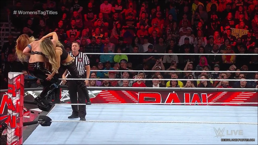WWE_Monday_Night_Raw_2023_04_10_720p_HDTV_x264-NWCHD_mp4_002489774.jpg