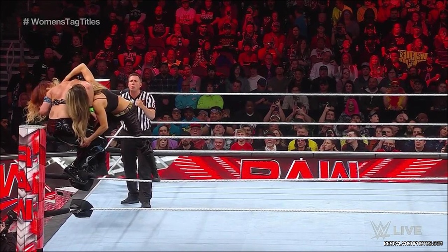 WWE_Monday_Night_Raw_2023_04_10_720p_HDTV_x264-NWCHD_mp4_002490575.jpg