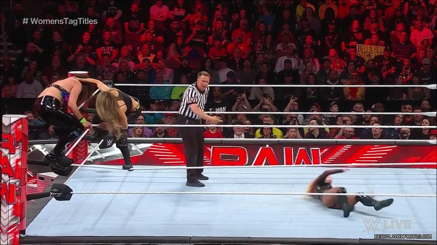 WWE_Monday_Night_Raw_2023_04_10_720p_HDTV_x264-NWCHD_mp4_002493378.jpg