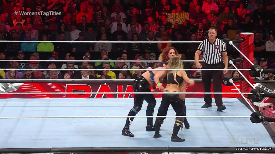 WWE_Monday_Night_Raw_2023_04_10_720p_HDTV_x264-NWCHD_mp4_002524609.jpg