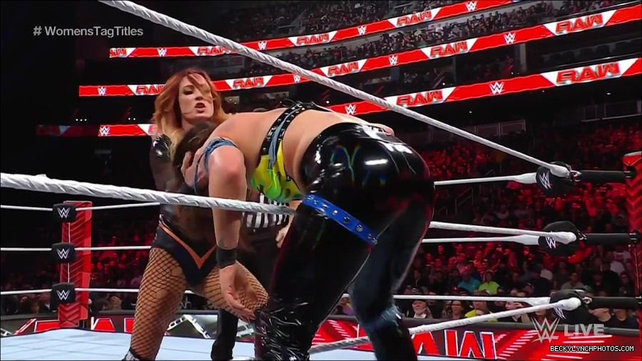 WWE_Monday_Night_Raw_2023_04_10_720p_HDTV_x264-NWCHD_mp4_002527412.jpg