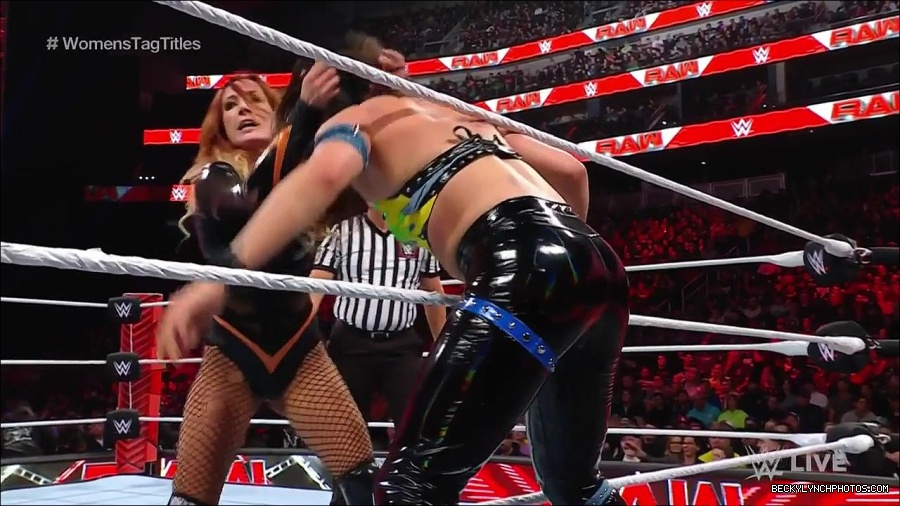 WWE_Monday_Night_Raw_2023_04_10_720p_HDTV_x264-NWCHD_mp4_002527812.jpg