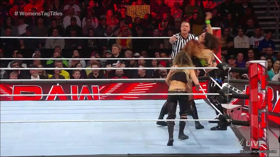 WWE_Monday_Night_Raw_2023_04_10_720p_HDTV_x264-NWCHD_mp4_002529814.jpg