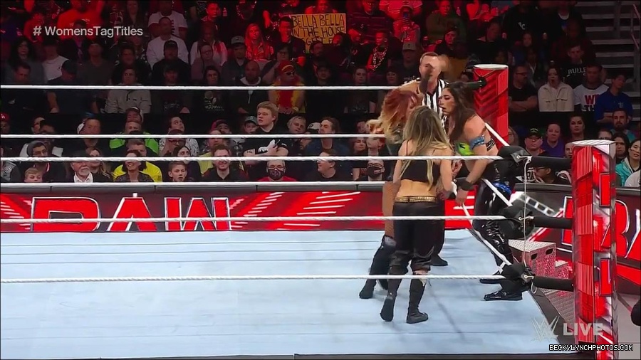 WWE_Monday_Night_Raw_2023_04_10_720p_HDTV_x264-NWCHD_mp4_002530215.jpg