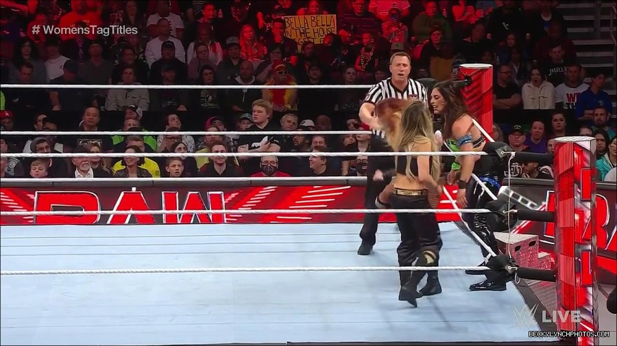 WWE_Monday_Night_Raw_2023_04_10_720p_HDTV_x264-NWCHD_mp4_002530615.jpg