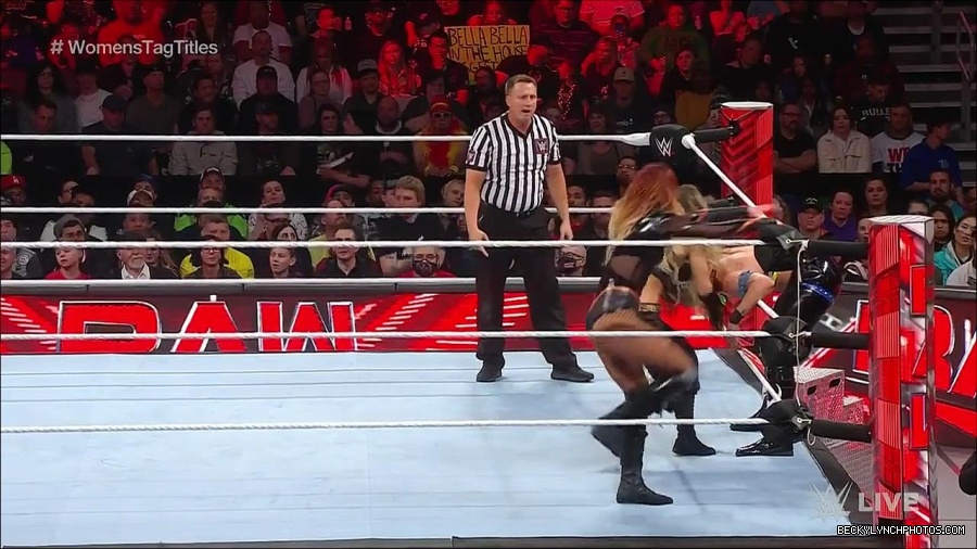 WWE_Monday_Night_Raw_2023_04_10_720p_HDTV_x264-NWCHD_mp4_002532617.jpg