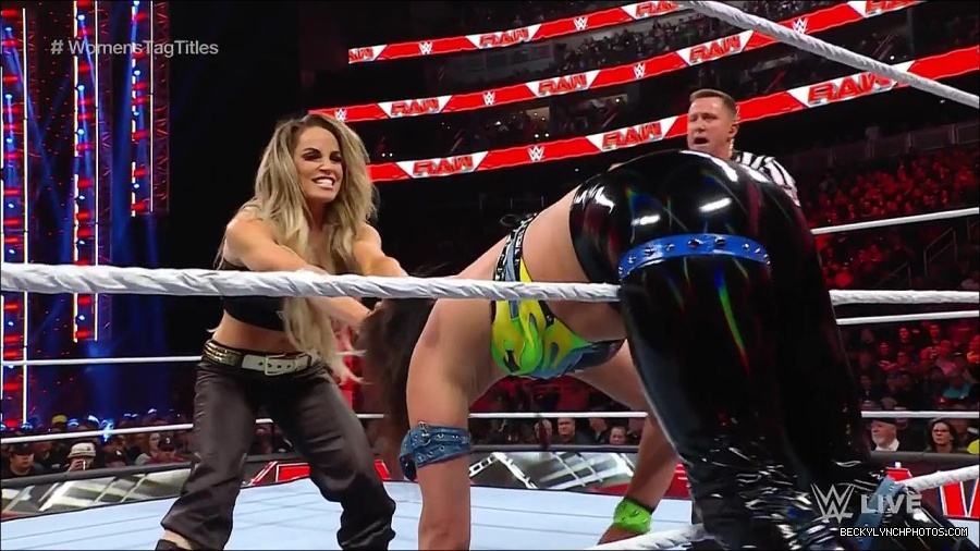 WWE_Monday_Night_Raw_2023_04_10_720p_HDTV_x264-NWCHD_mp4_002535020.jpg