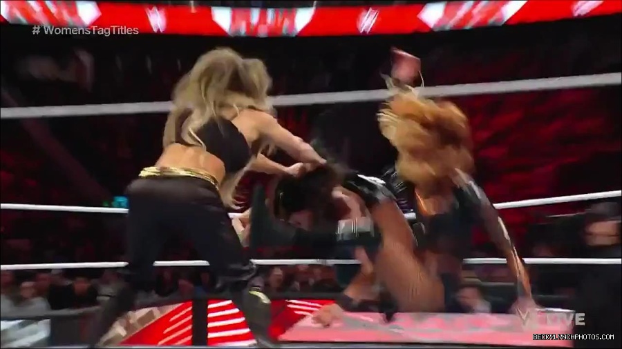 WWE_Monday_Night_Raw_2023_04_10_720p_HDTV_x264-NWCHD_mp4_002535820.jpg
