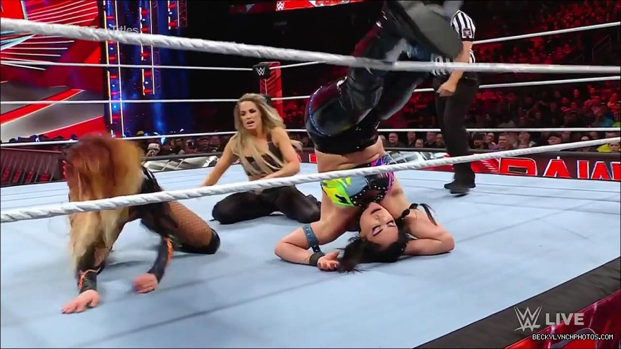 WWE_Monday_Night_Raw_2023_04_10_720p_HDTV_x264-NWCHD_mp4_002537422.jpg