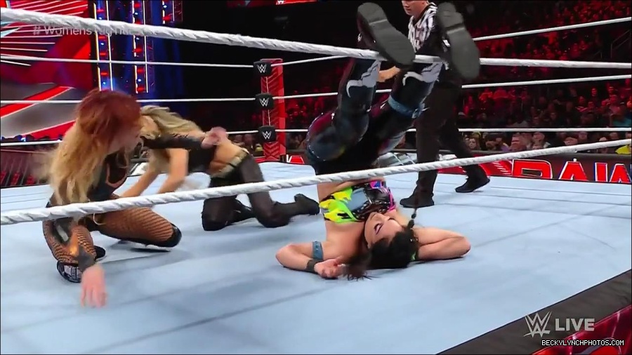 WWE_Monday_Night_Raw_2023_04_10_720p_HDTV_x264-NWCHD_mp4_002537822.jpg