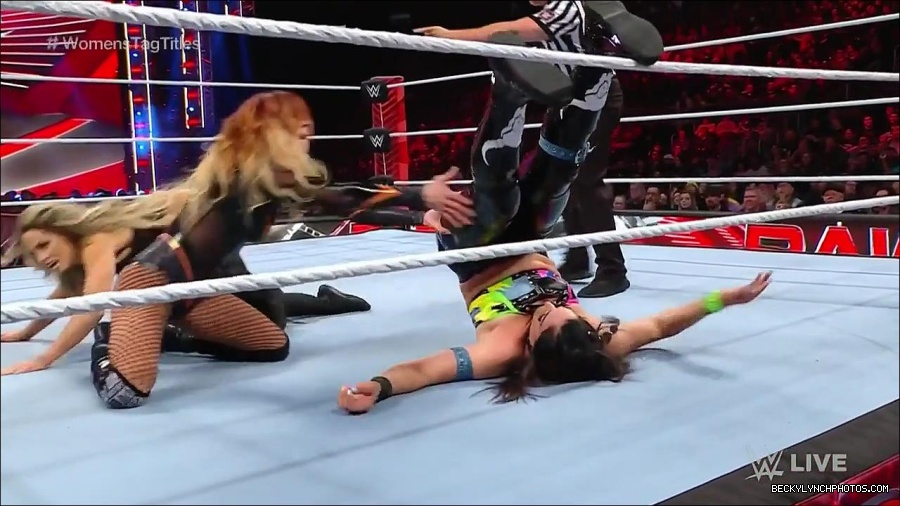 WWE_Monday_Night_Raw_2023_04_10_720p_HDTV_x264-NWCHD_mp4_002538223.jpg