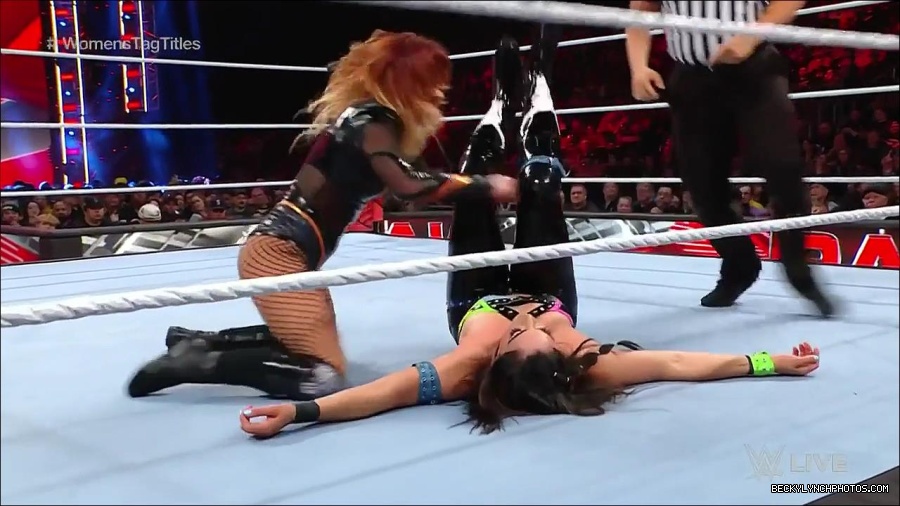 WWE_Monday_Night_Raw_2023_04_10_720p_HDTV_x264-NWCHD_mp4_002539424.jpg