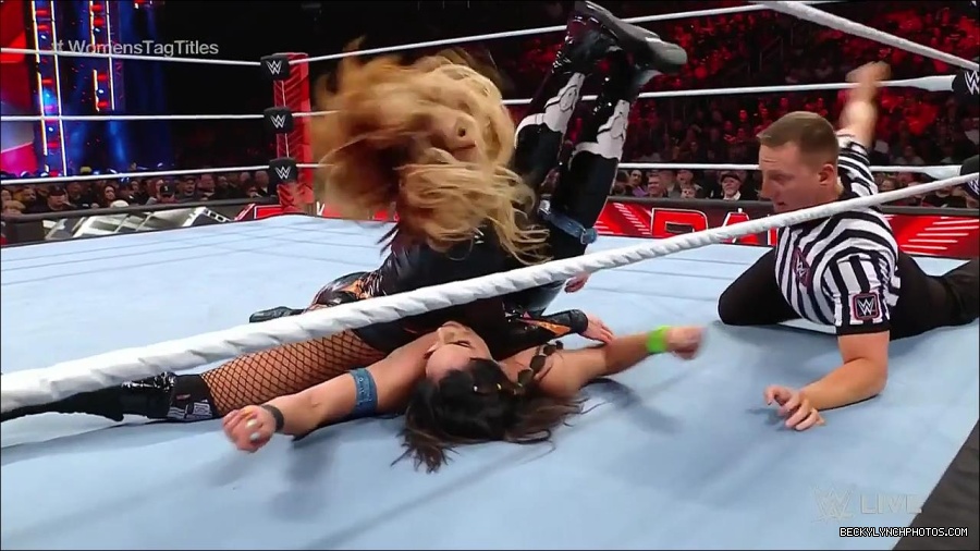 WWE_Monday_Night_Raw_2023_04_10_720p_HDTV_x264-NWCHD_mp4_002541026.jpg