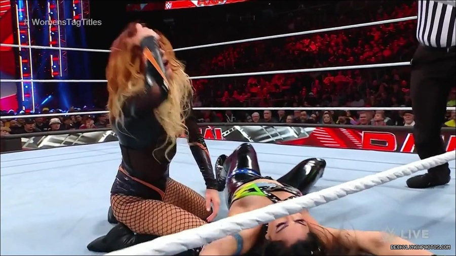 WWE_Monday_Night_Raw_2023_04_10_720p_HDTV_x264-NWCHD_mp4_002543828.jpg