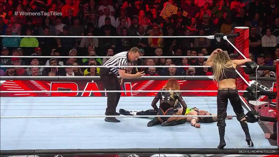 WWE_Monday_Night_Raw_2023_04_10_720p_HDTV_x264-NWCHD_mp4_002547432.jpg