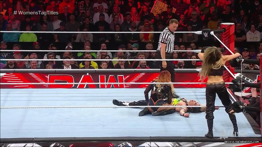 WWE_Monday_Night_Raw_2023_04_10_720p_HDTV_x264-NWCHD_mp4_002549834.jpg