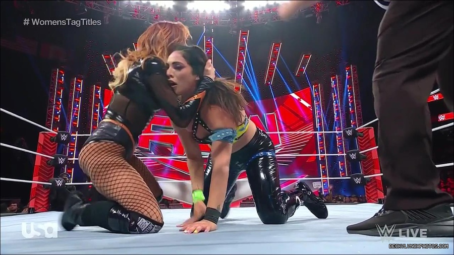 WWE_Monday_Night_Raw_2023_04_10_720p_HDTV_x264-NWCHD_mp4_002557042.jpg