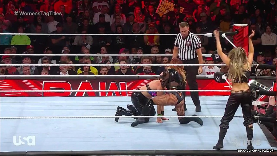WWE_Monday_Night_Raw_2023_04_10_720p_HDTV_x264-NWCHD_mp4_002557442.jpg
