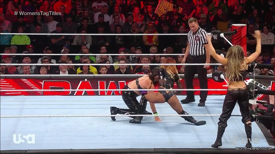 WWE_Monday_Night_Raw_2023_04_10_720p_HDTV_x264-NWCHD_mp4_002558243.jpg