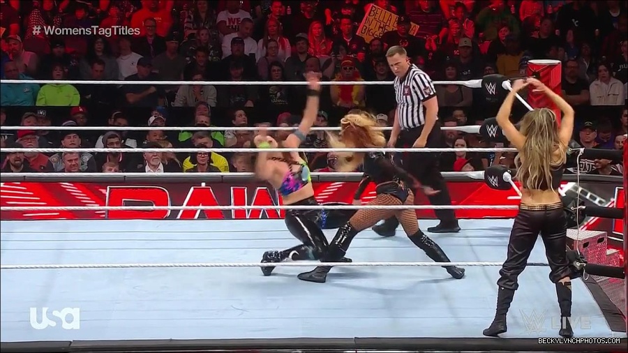 WWE_Monday_Night_Raw_2023_04_10_720p_HDTV_x264-NWCHD_mp4_002559044.jpg