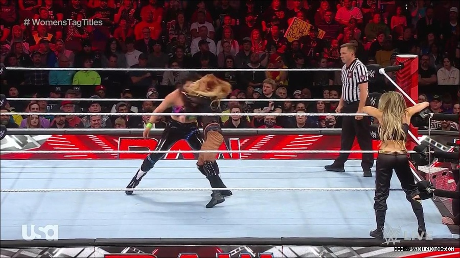 WWE_Monday_Night_Raw_2023_04_10_720p_HDTV_x264-NWCHD_mp4_002565850.jpg