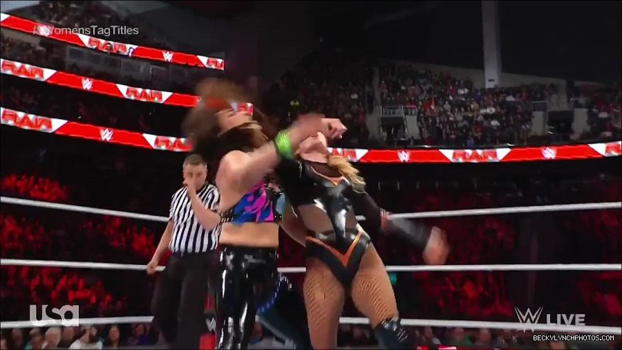 WWE_Monday_Night_Raw_2023_04_10_720p_HDTV_x264-NWCHD_mp4_002567052.jpg