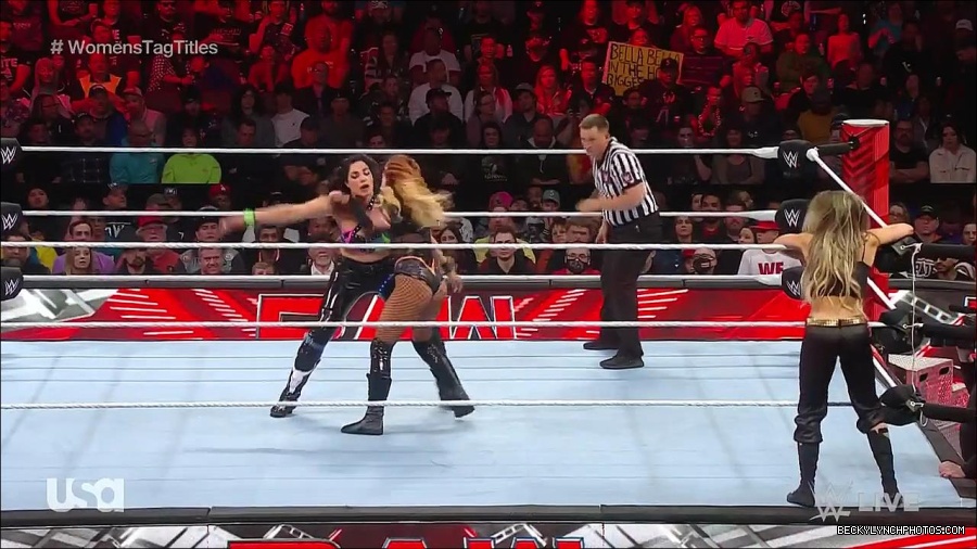 WWE_Monday_Night_Raw_2023_04_10_720p_HDTV_x264-NWCHD_mp4_002567452.jpg