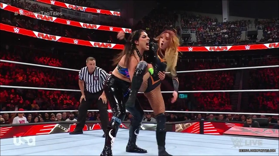 WWE_Monday_Night_Raw_2023_04_10_720p_HDTV_x264-NWCHD_mp4_002568653.jpg