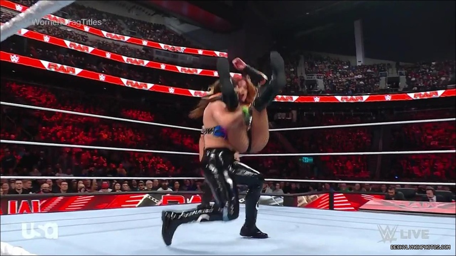 WWE_Monday_Night_Raw_2023_04_10_720p_HDTV_x264-NWCHD_mp4_002570655.jpg