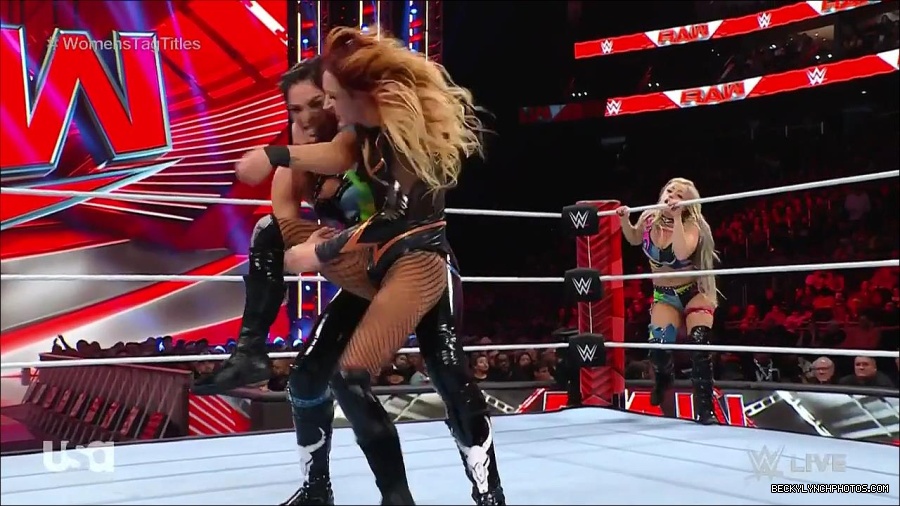 WWE_Monday_Night_Raw_2023_04_10_720p_HDTV_x264-NWCHD_mp4_002572257.jpg