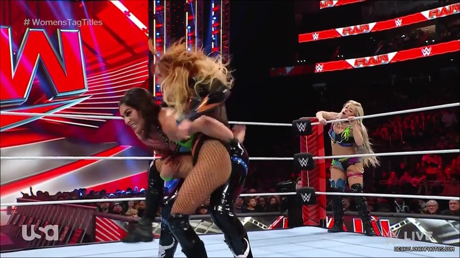 WWE_Monday_Night_Raw_2023_04_10_720p_HDTV_x264-NWCHD_mp4_002572657.jpg