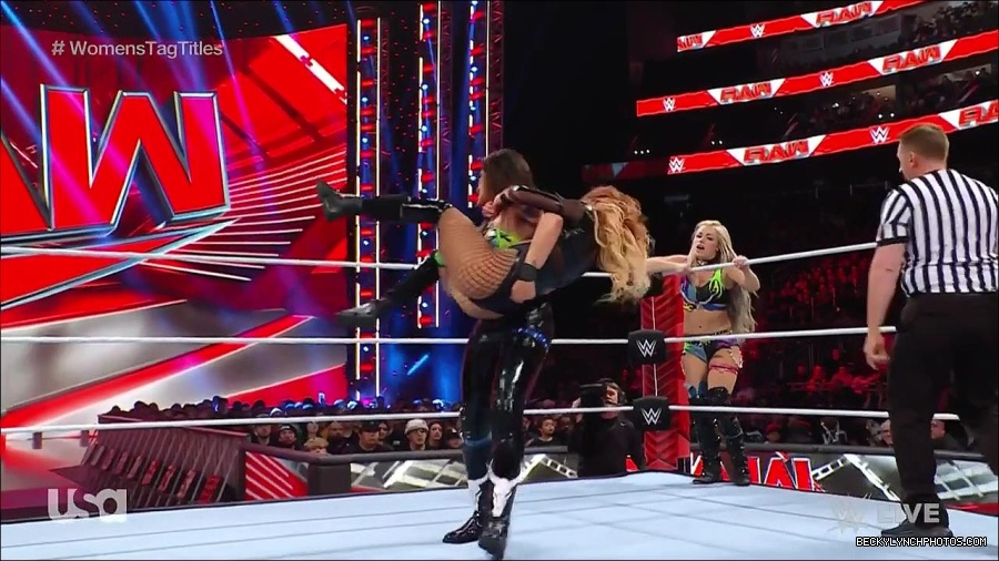 WWE_Monday_Night_Raw_2023_04_10_720p_HDTV_x264-NWCHD_mp4_002573858.jpg