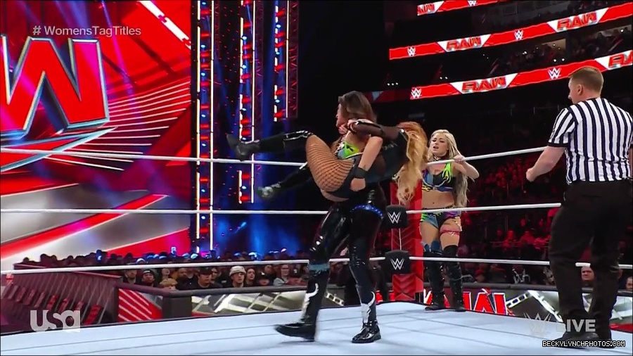 WWE_Monday_Night_Raw_2023_04_10_720p_HDTV_x264-NWCHD_mp4_002574259.jpg