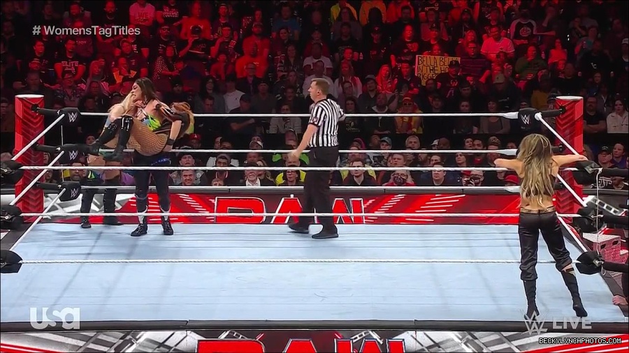 WWE_Monday_Night_Raw_2023_04_10_720p_HDTV_x264-NWCHD_mp4_002575060.jpg