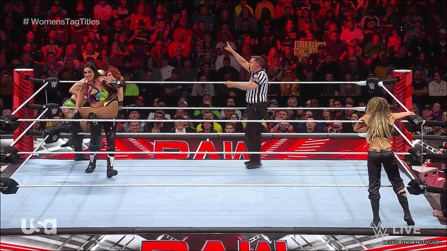 WWE_Monday_Night_Raw_2023_04_10_720p_HDTV_x264-NWCHD_mp4_002575860.jpg