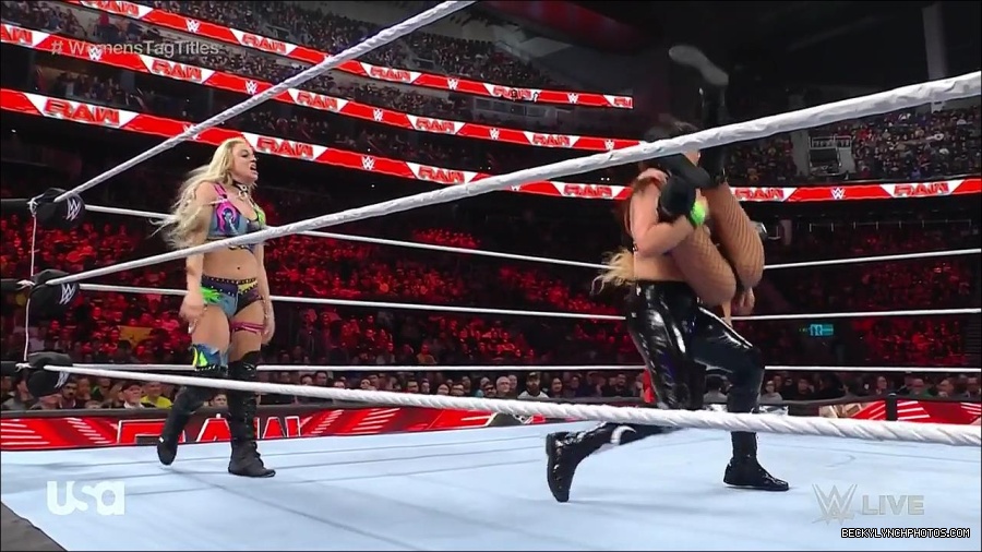WWE_Monday_Night_Raw_2023_04_10_720p_HDTV_x264-NWCHD_mp4_002578263.jpg