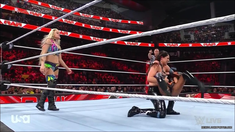 WWE_Monday_Night_Raw_2023_04_10_720p_HDTV_x264-NWCHD_mp4_002578663.jpg