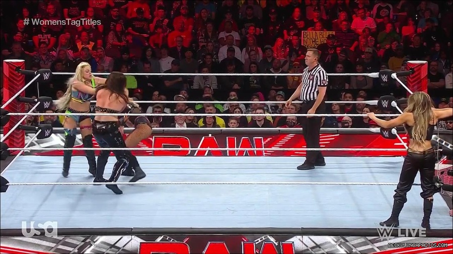 WWE_Monday_Night_Raw_2023_04_10_720p_HDTV_x264-NWCHD_mp4_002581466.jpg