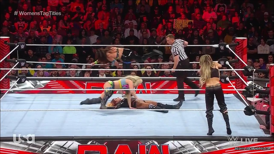 WWE_Monday_Night_Raw_2023_04_10_720p_HDTV_x264-NWCHD_mp4_002587072.jpg