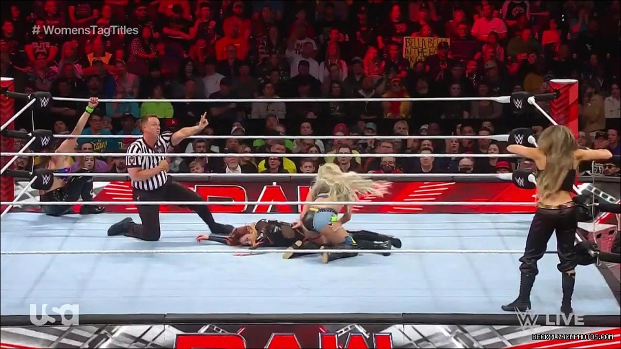 WWE_Monday_Night_Raw_2023_04_10_720p_HDTV_x264-NWCHD_mp4_002591476.jpg