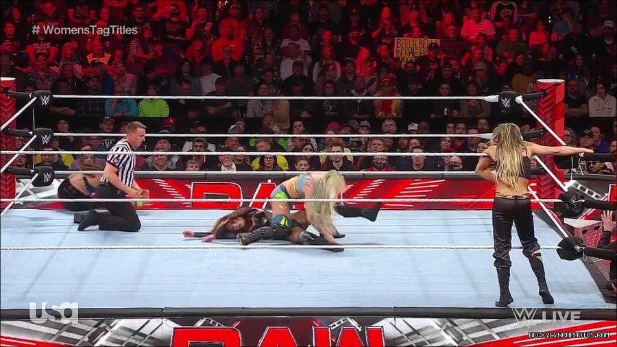 WWE_Monday_Night_Raw_2023_04_10_720p_HDTV_x264-NWCHD_mp4_002596281.jpg