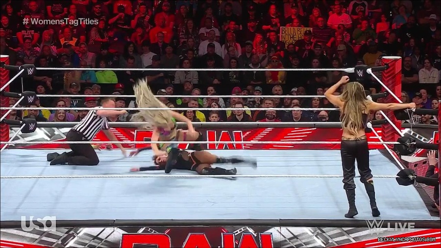WWE_Monday_Night_Raw_2023_04_10_720p_HDTV_x264-NWCHD_mp4_002599084.jpg