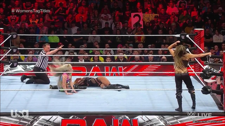 WWE_Monday_Night_Raw_2023_04_10_720p_HDTV_x264-NWCHD_mp4_002599884.jpg