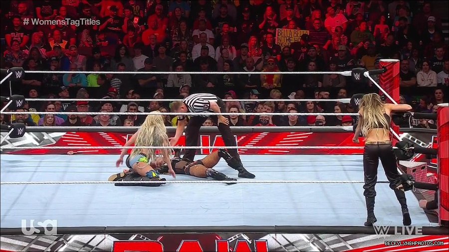 WWE_Monday_Night_Raw_2023_04_10_720p_HDTV_x264-NWCHD_mp4_002611496.jpg